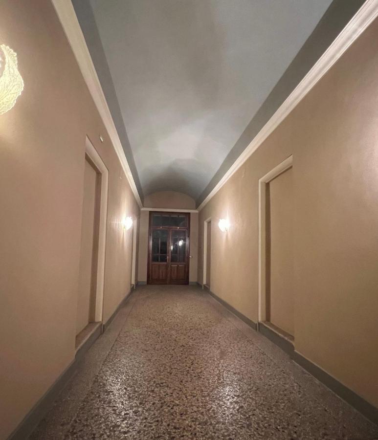 Grande Stanza Matrimoniale In Palazzo Signorile Lejlighed Mirandola Eksteriør billede